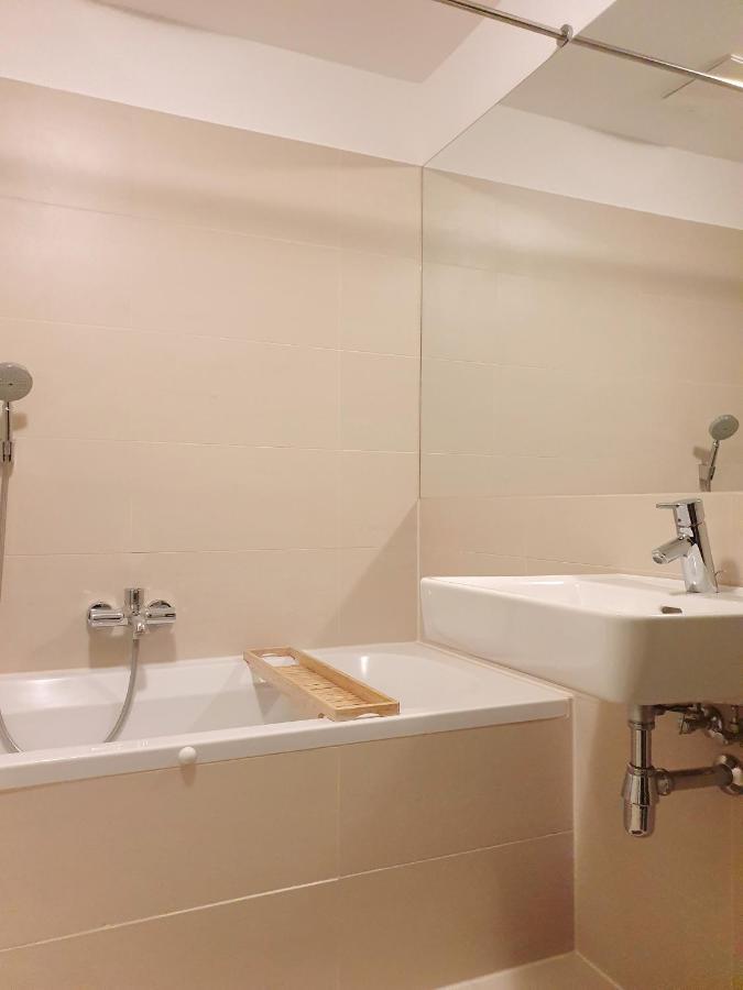 Near Lake Two Bedroom Duplex Apartment Wien Ngoại thất bức ảnh